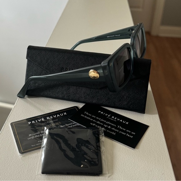 Brand new”Prive Revaux”Unisex sunglasses.(Case,washcloth included).Color-black🖤 - Picture 2 of 16